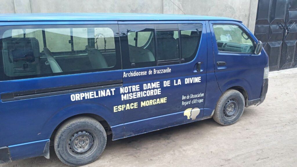 Photo du minibus réparé